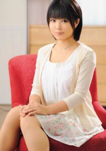 ショートカットの若妻が若い男におしりも捧げる!