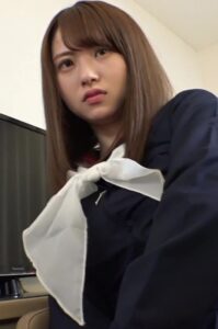 可愛い系の愛くるしい女〇〇生、巨漢おじさんに逆らえない